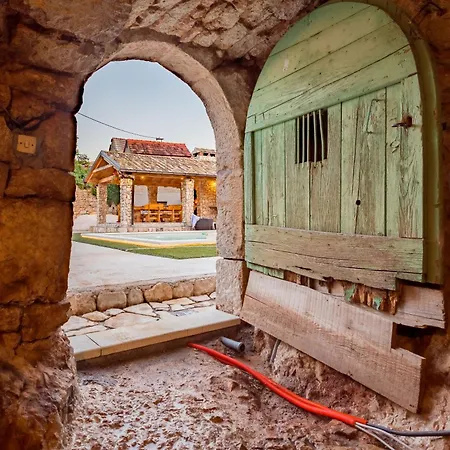 Stone Valcer Slivno (Split-Dalmatia)