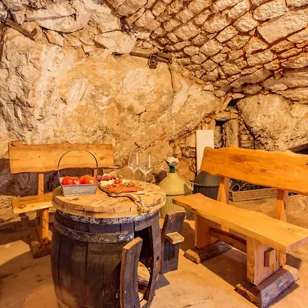 Villa Stone Valcer