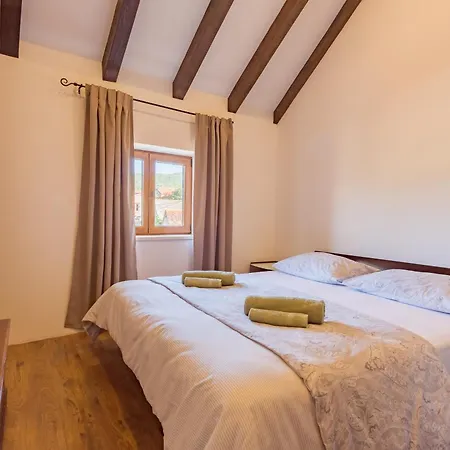Villa Stone Valcer *