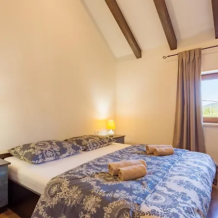 Stone Valcer * Slivno (Split-Dalmatia)