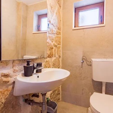 Stone Valcer Slivno (Split-Dalmatia)