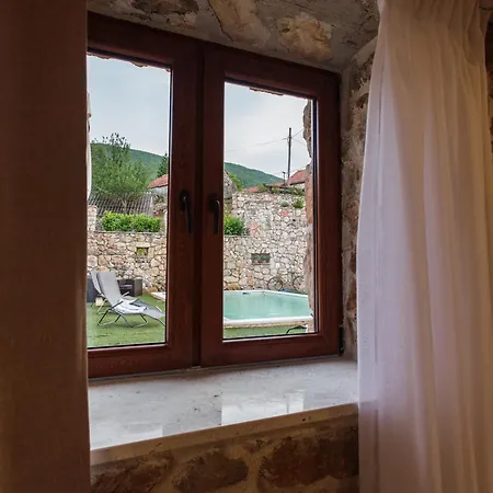 Stone Valcer * Slivno (Split-Dalmatia)