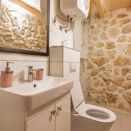 Villa Stone Valcer