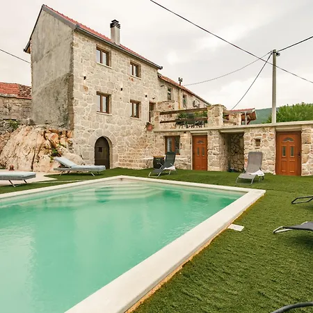 Stone Valcer Slivno (Split-Dalmatia)