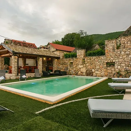 Stone Valcer Villa