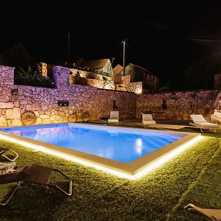 Villa Stone Valcer *