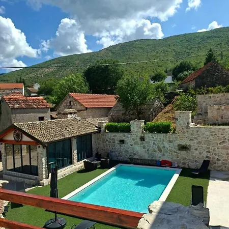 Vila Stone Valcer