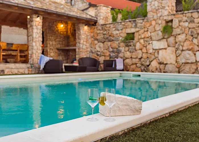 Stone Valcer Villa *