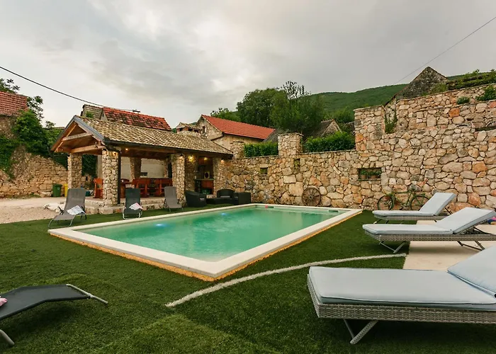 Stone Valcer Villa
